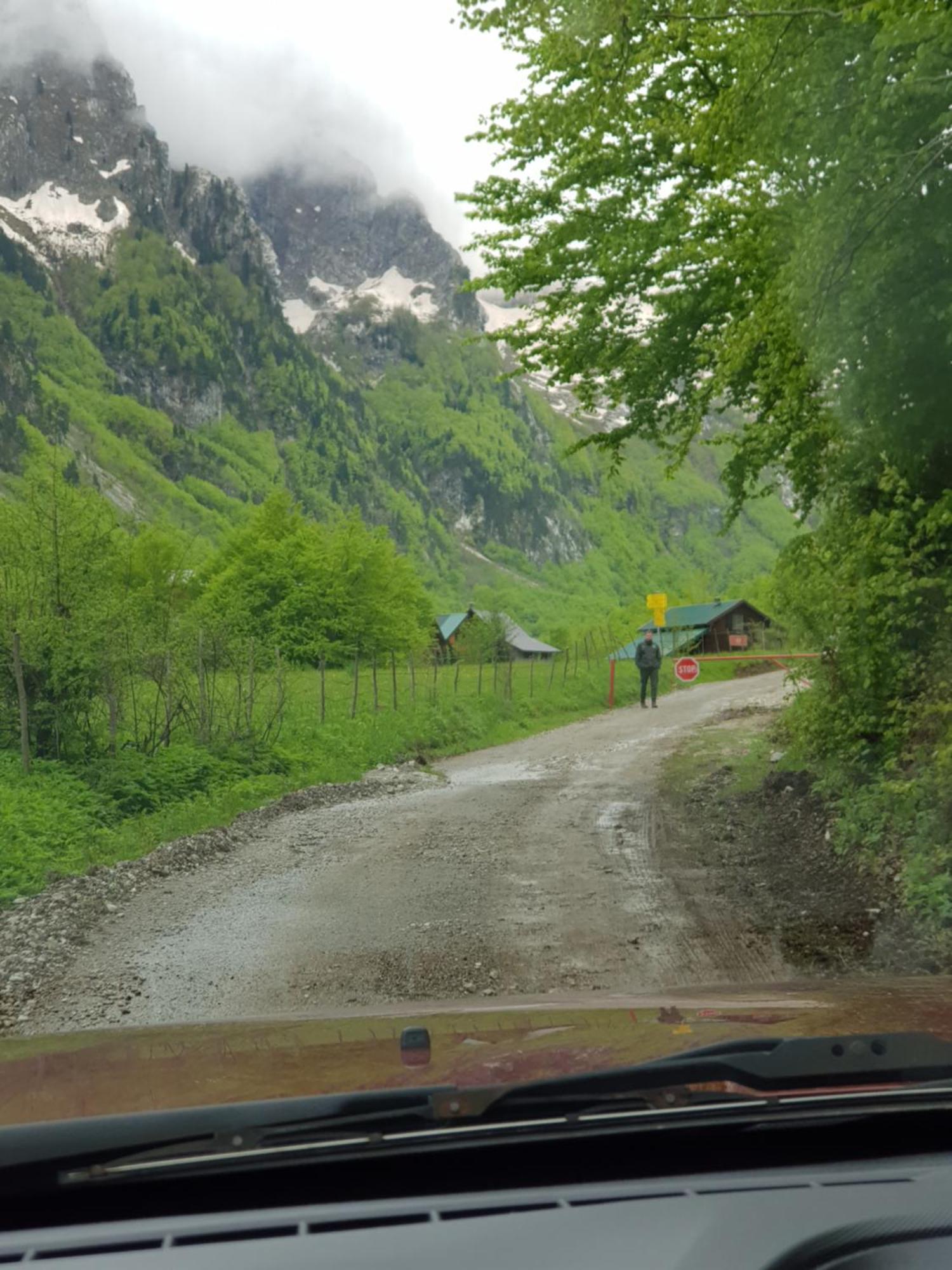 Bungalows Prokletije Gusinje Luaran gambar