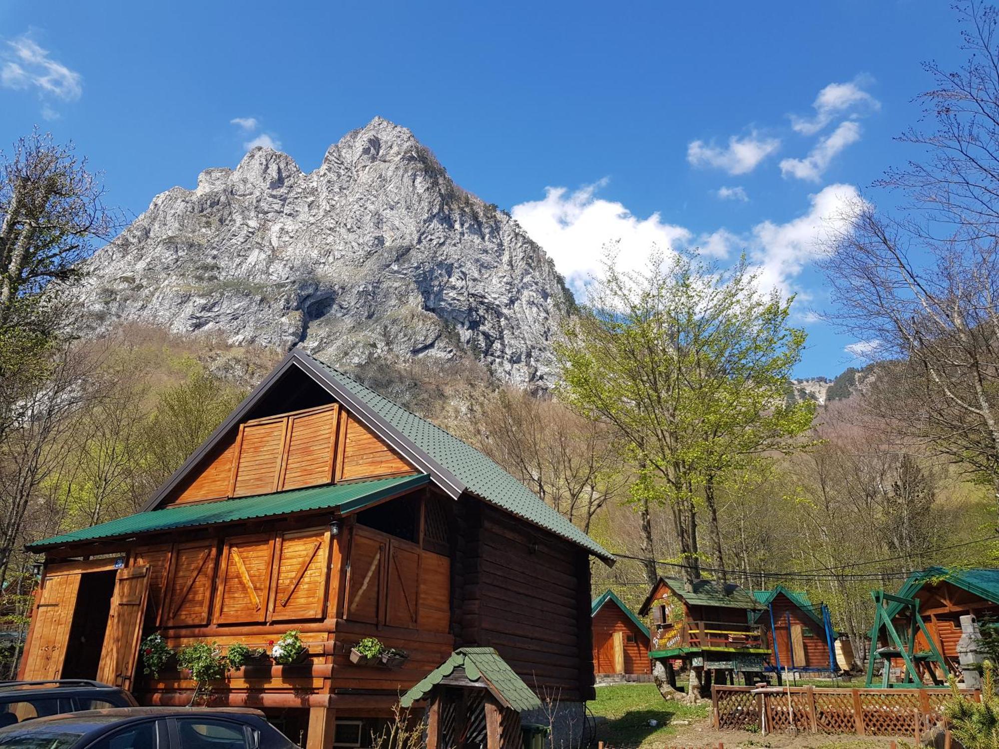 Bungalows Prokletije Gusinje Luaran gambar