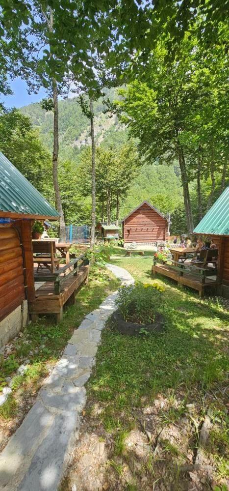 Bungalows Prokletije Gusinje Luaran gambar