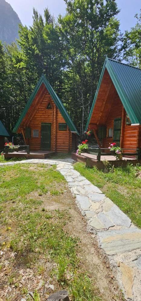Bungalows Prokletije Gusinje Luaran gambar