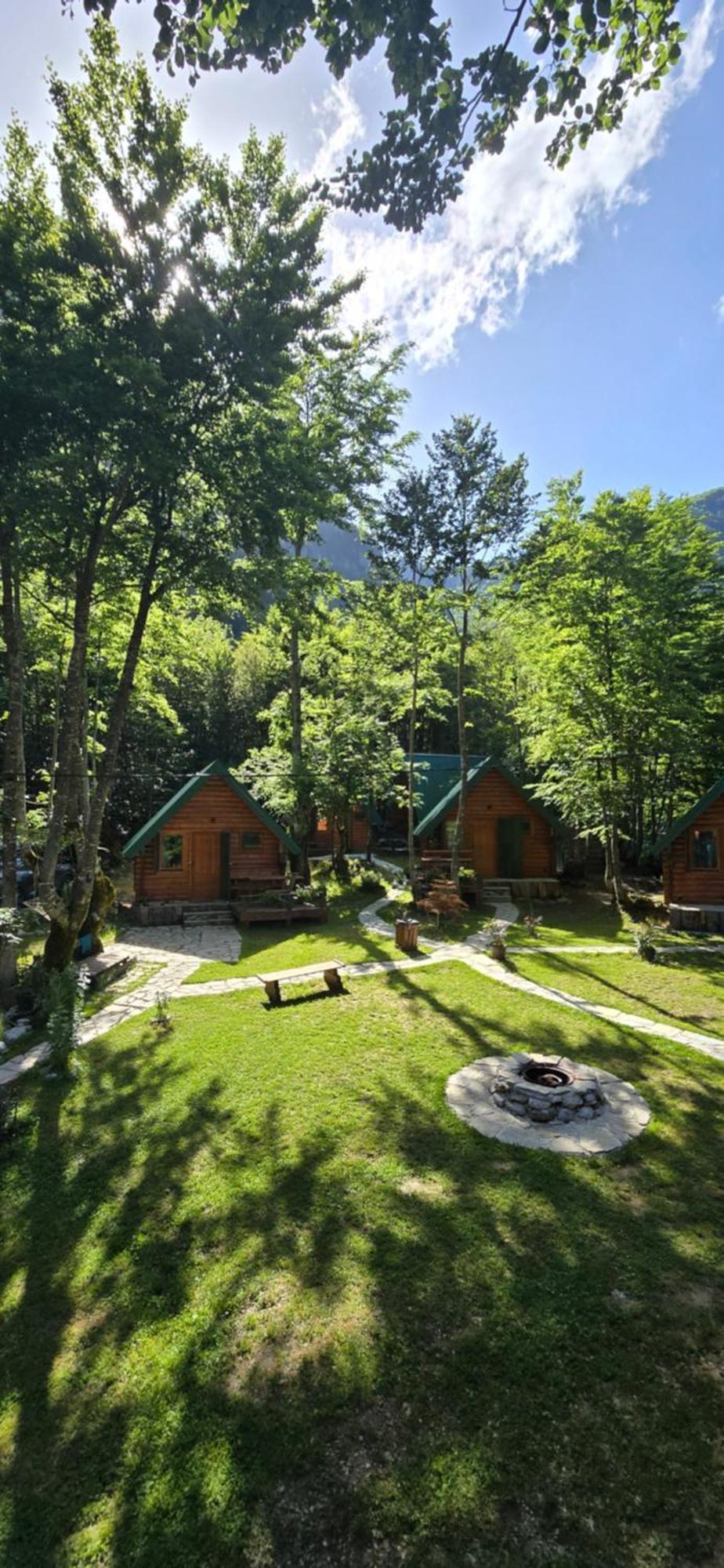 Bungalows Prokletije Gusinje Luaran gambar