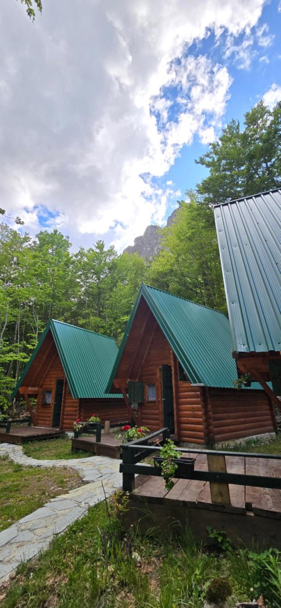 Bungalows Prokletije Gusinje Luaran gambar