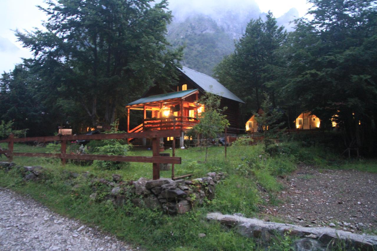 Bungalows Prokletije Gusinje Luaran gambar
